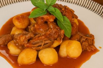 Receita de Nhoque ao Molho de Músculo - Rafa Tá na Cozinha