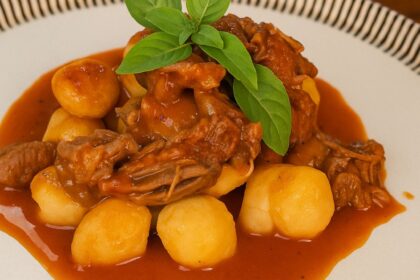 Receita de Nhoque ao Molho de Músculo - Rafa Tá na Cozinha